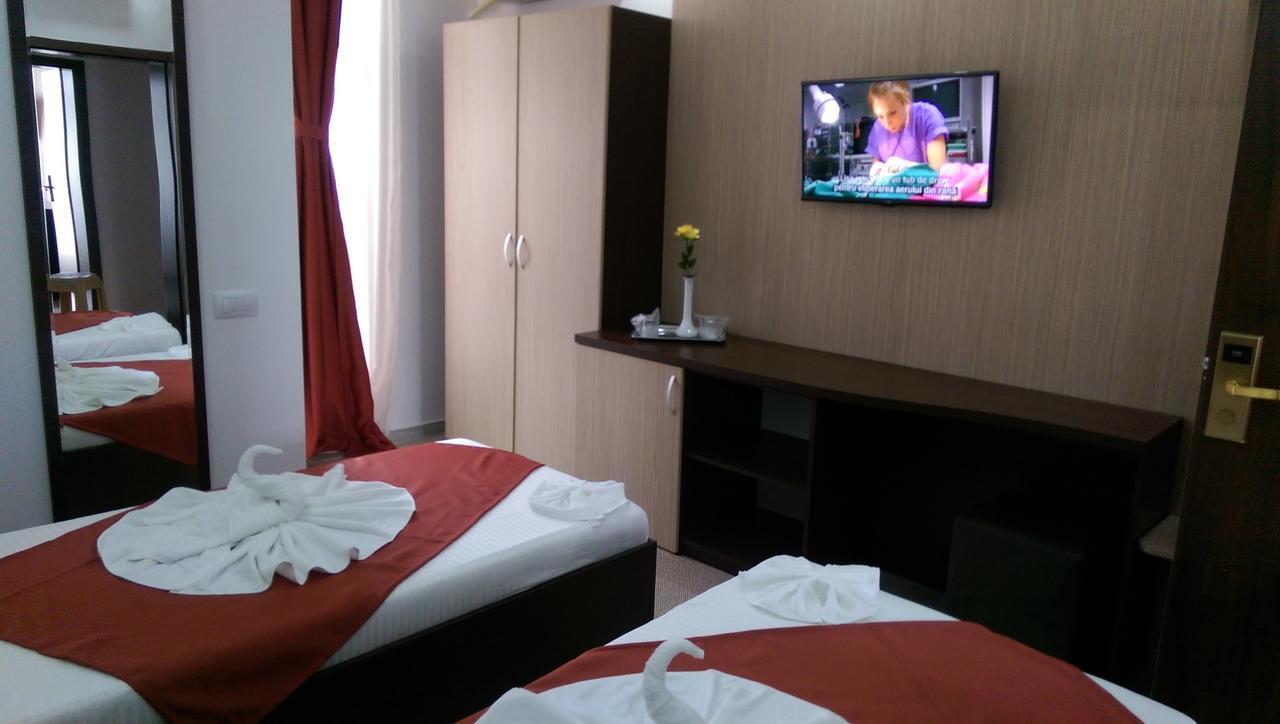 Evia Hotel 3*